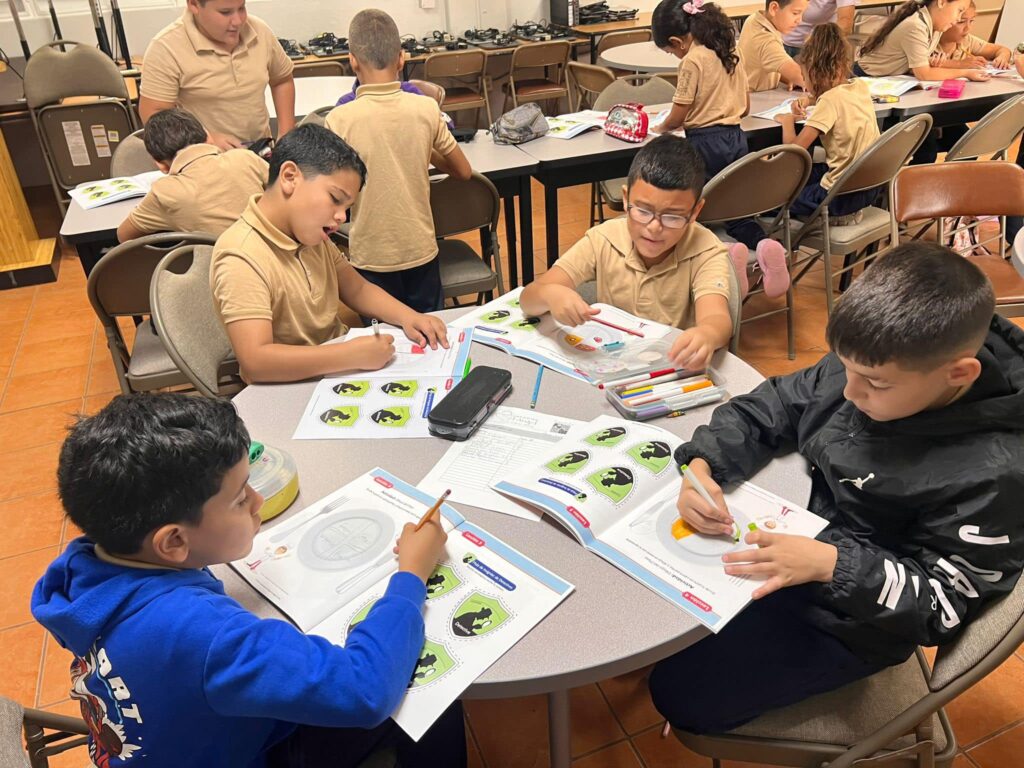 La Organización Mundial de Salud recomienda que niños y adolescentes...