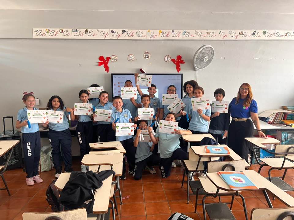 Felicitamos a los estudiantes de la Escuela Ramón E. Rodríguez Díaz...