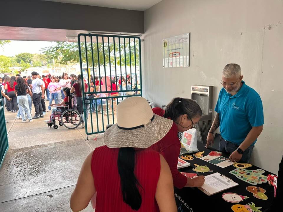 Compartimos información de Forma+Salud en la Escuela Ramón E. Rodríguez Díaz...