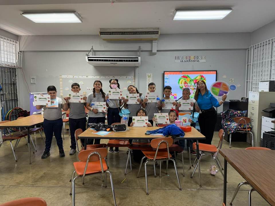 Los estudiantes de la Escuela José de Diego en Aguadilla...