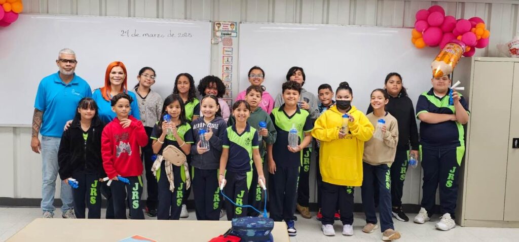 Los estudiantes de la Escuela José de Diego en Aguadilla...