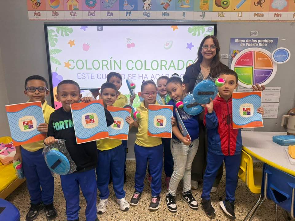 Felicitamos a los estudiantes de la Escuela La Carmen en Maricao.